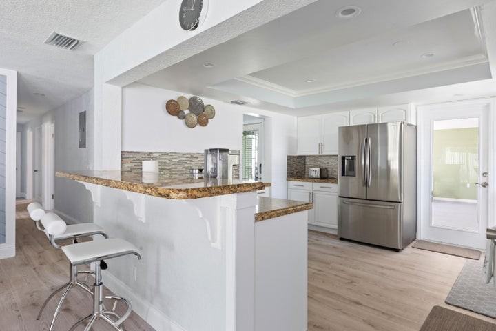 10044 Dasheen Avenue - Photo 4 of 7