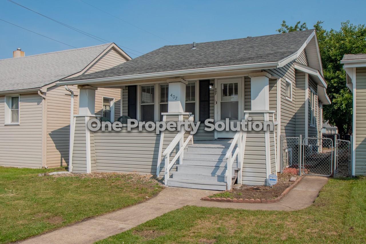 407 Kenwood St #1 - Photo 2 of 23