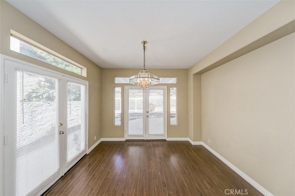 2568 La Salle Pointe - Photo 5 of 20