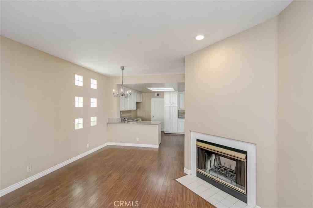 2568 La Salle Pointe - Photo 6 of 20