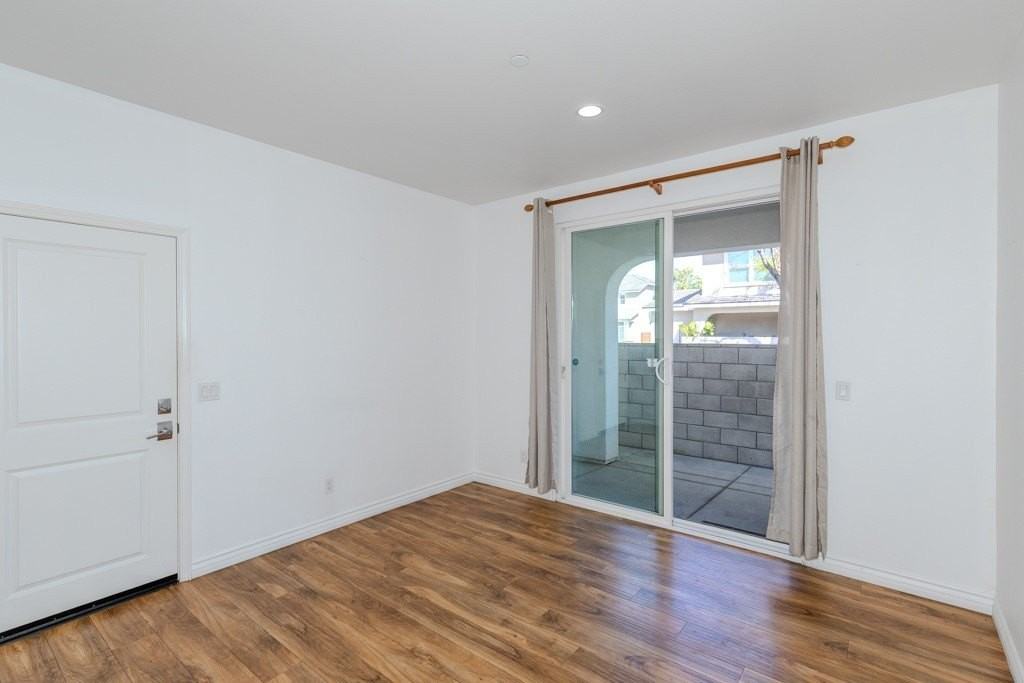 678 Americana Dr - Photo 5 of 40