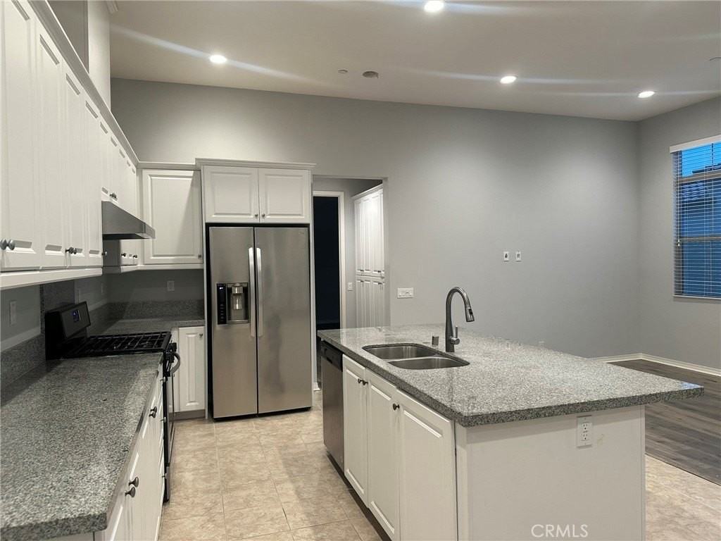 88 Parkwood - Photo 3 of 15