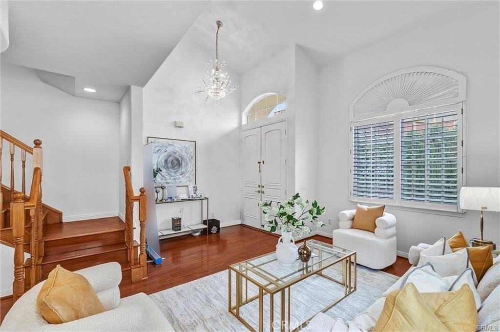 201 N Lincoln Ave - Photo 3 of 29