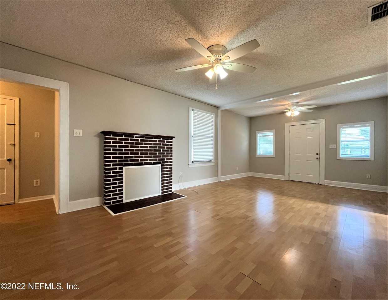 5324 Fremont St - Photo 5 of 25