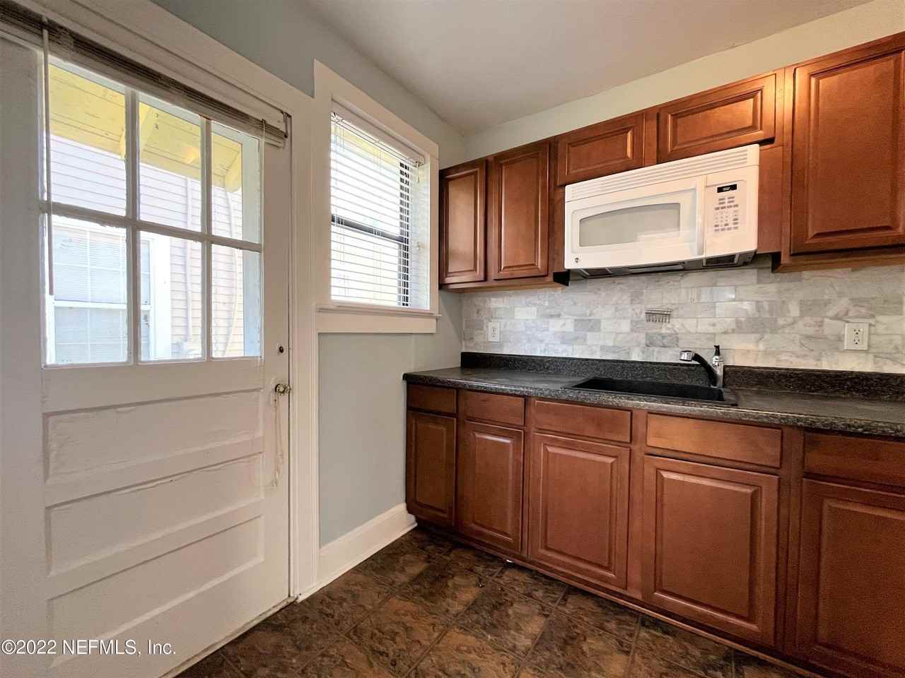 5324 Fremont St - Photo 6 of 25