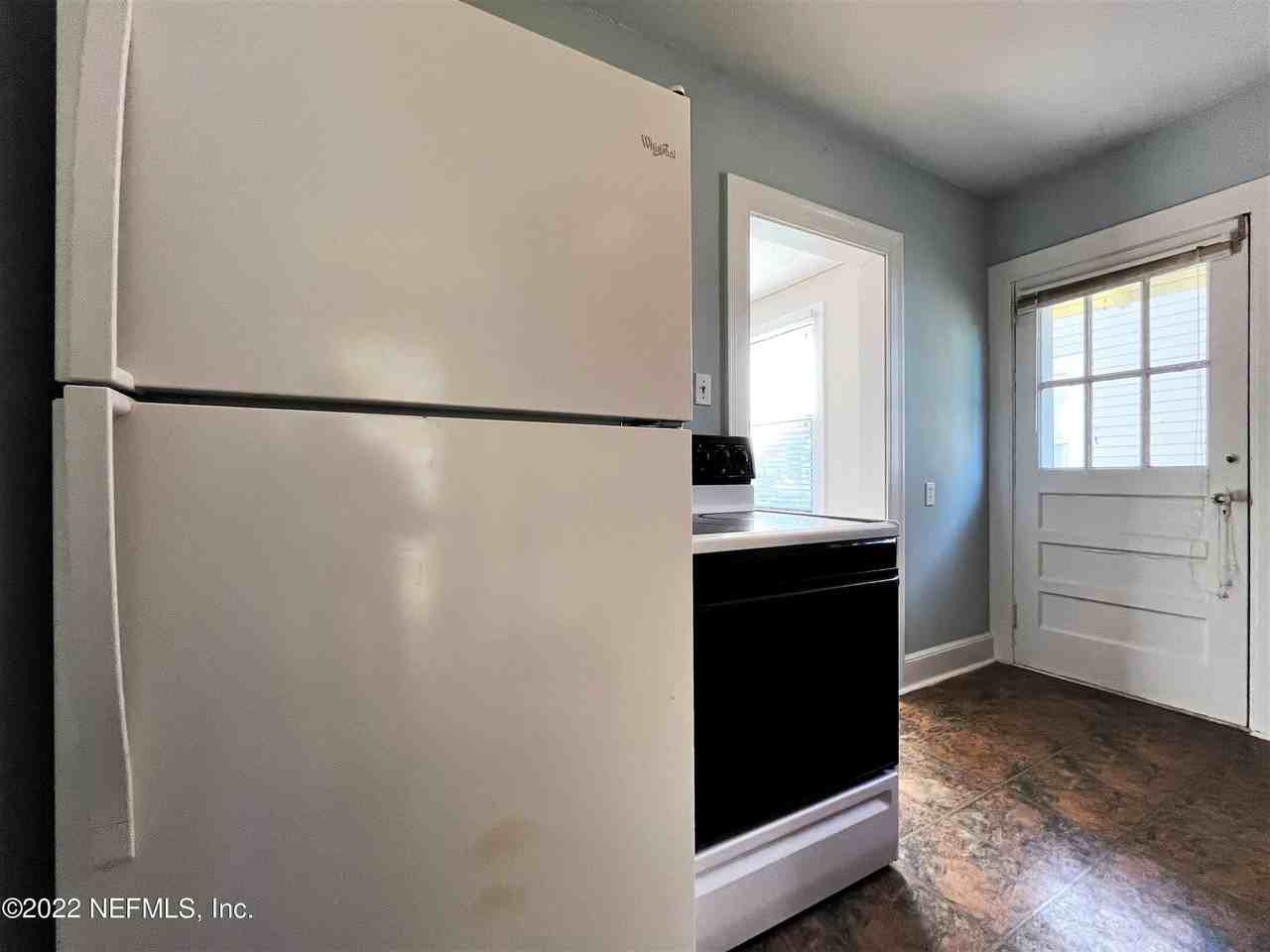 5324 Fremont St - Photo 7 of 25