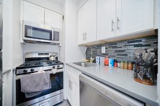 337 W 43rd St #2D - Photo 1 of 1