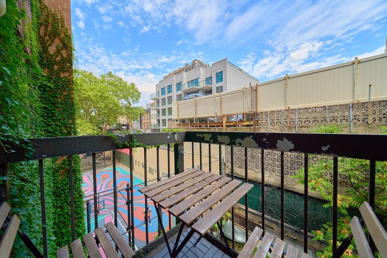 337 W 43rd St #2D - Photo 7 of 9