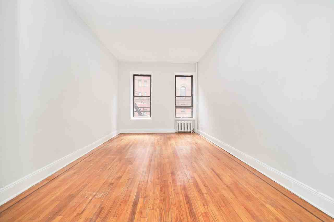 331 W 43rd St #5B - Photo 2 of 6