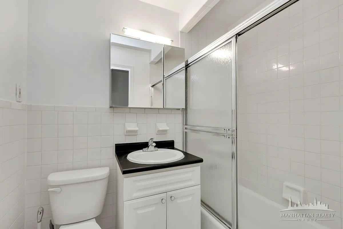 W 45th St #D - Photo 5 of 5