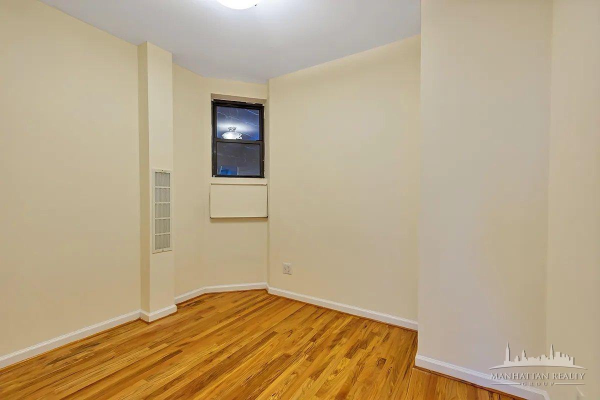 York Ave #4C - Photo 4 of 4