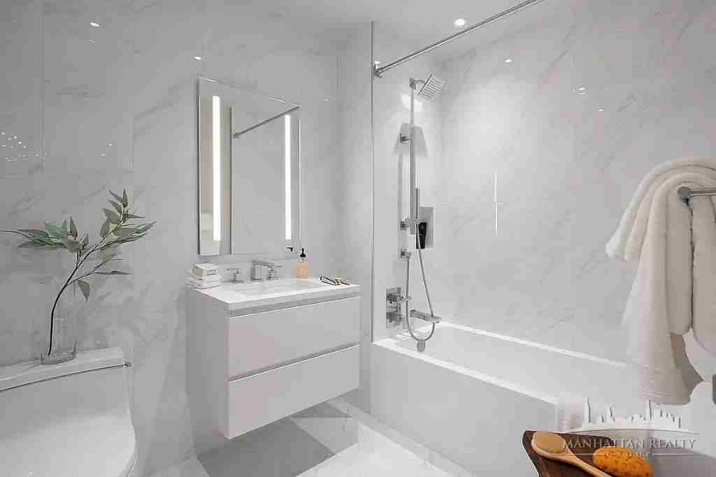 E 2nd St #8B - Photo 5 of 5