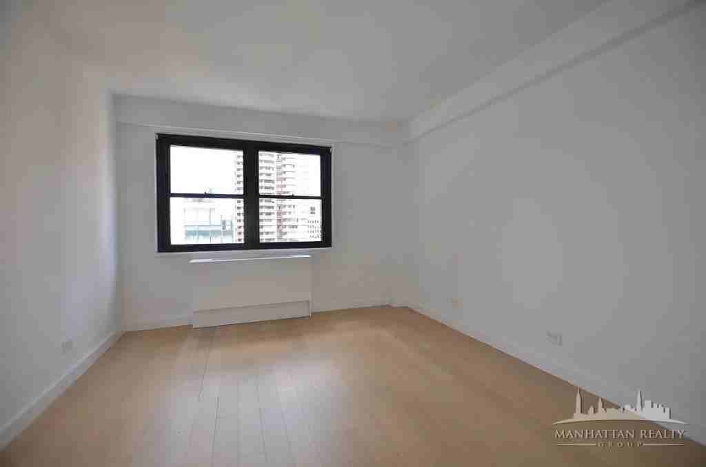 E 39th St #15B - Photo 4 of 6