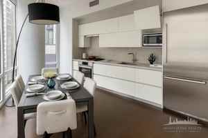 featured image of E 44th St #16L