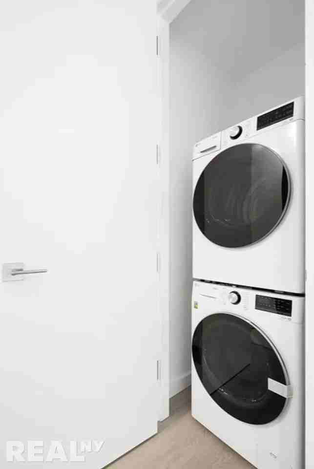 Grand Ave #901 - Photo 4 of 8