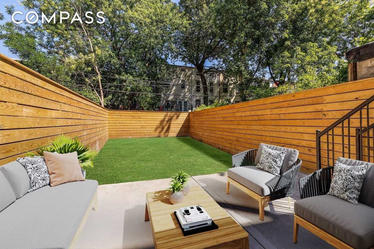 527 Quincy St #1 - Photo 6 of 8