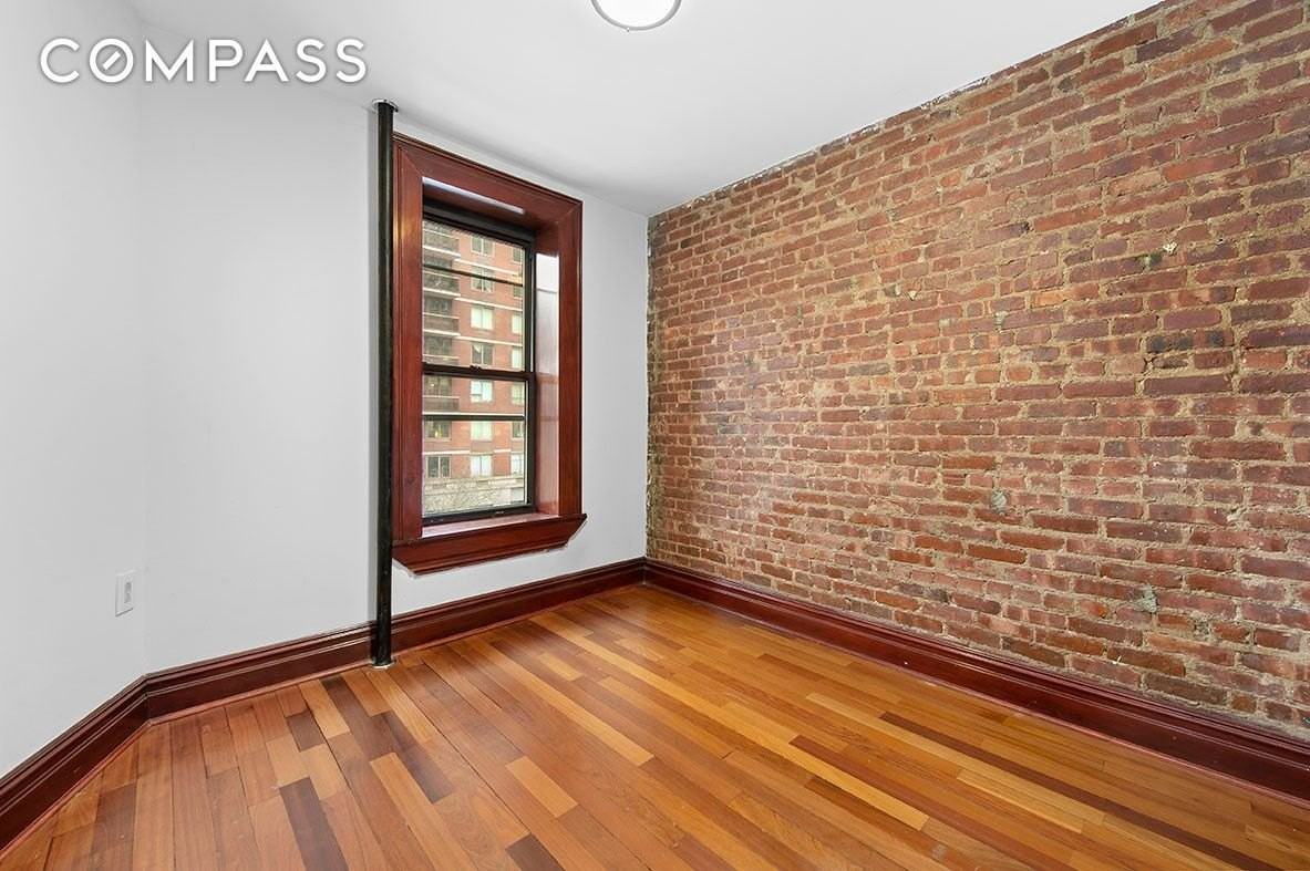 119 E 96th St #18 - Photo 4 of 5