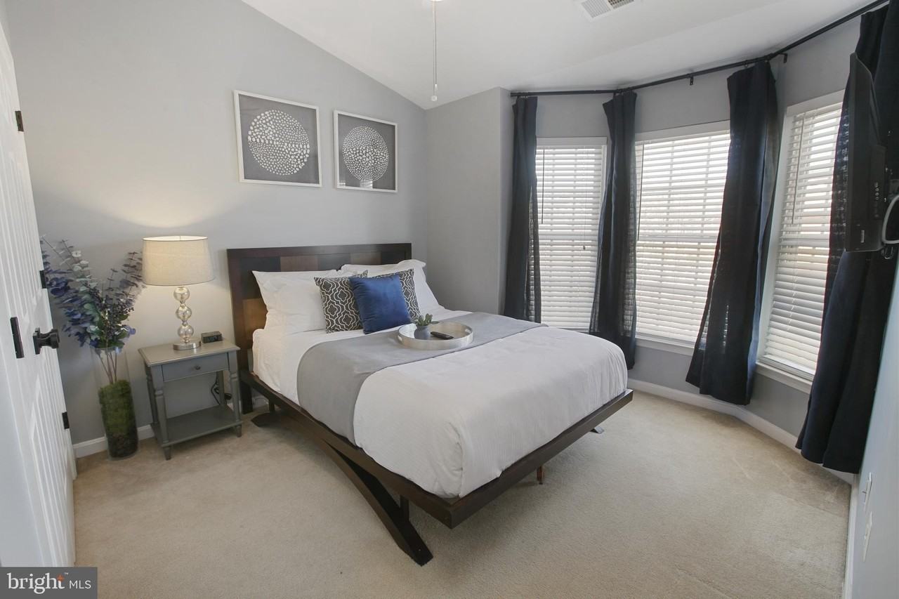 8907 Samuel Joy Way - Photo 5 of 50