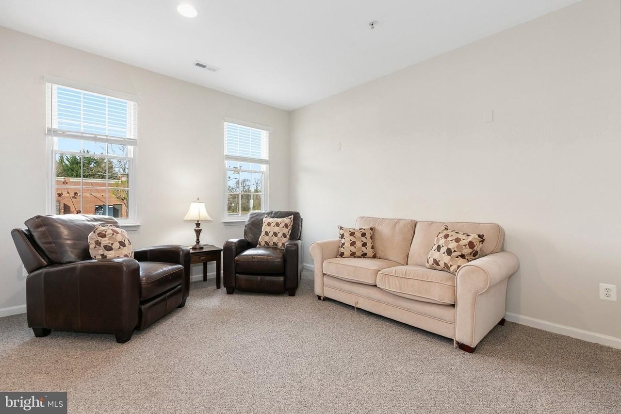 709 Gaither Rd - Photo 4 of 50