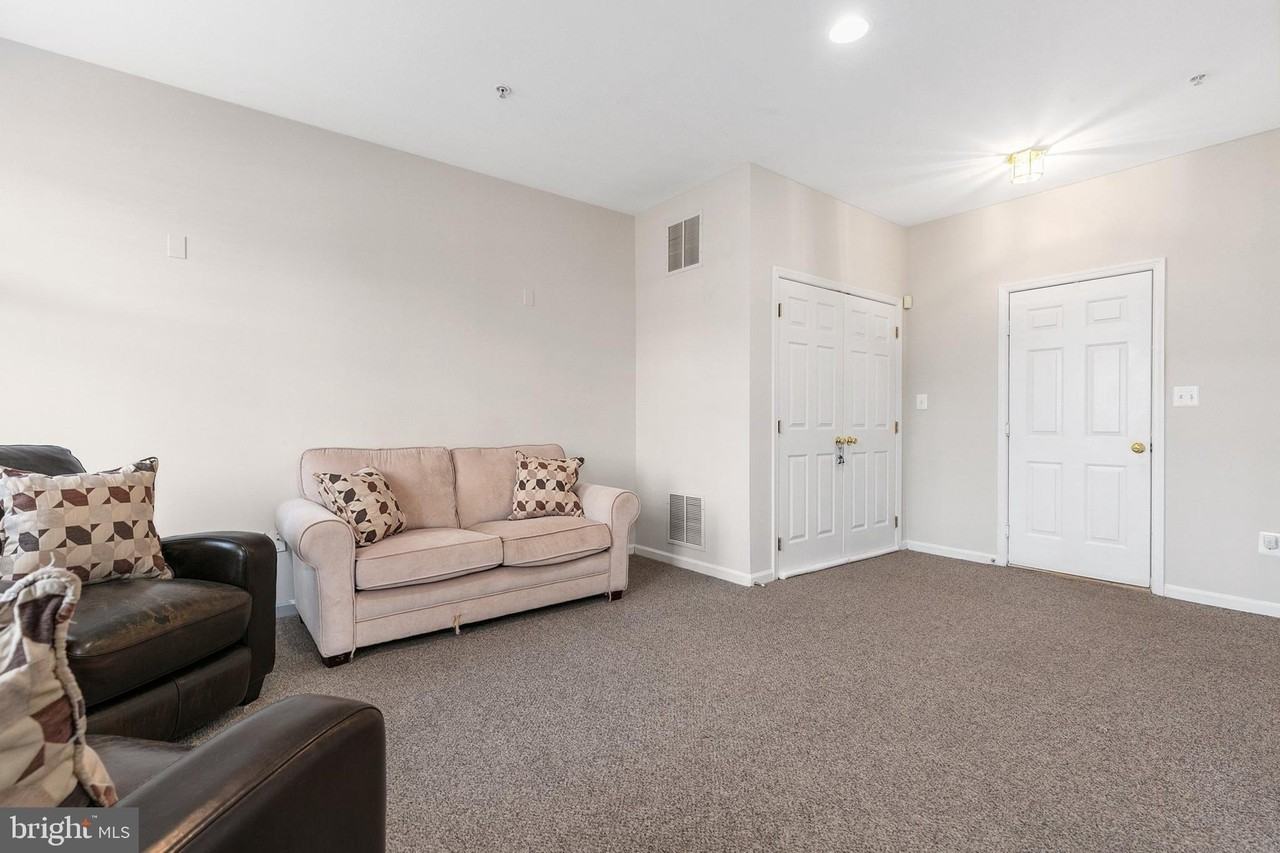 709 Gaither Rd - Photo 5 of 50