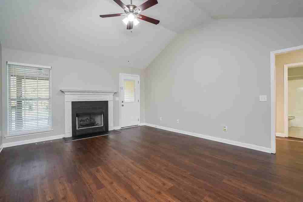 524 Summit Way - Photo 3 of 16