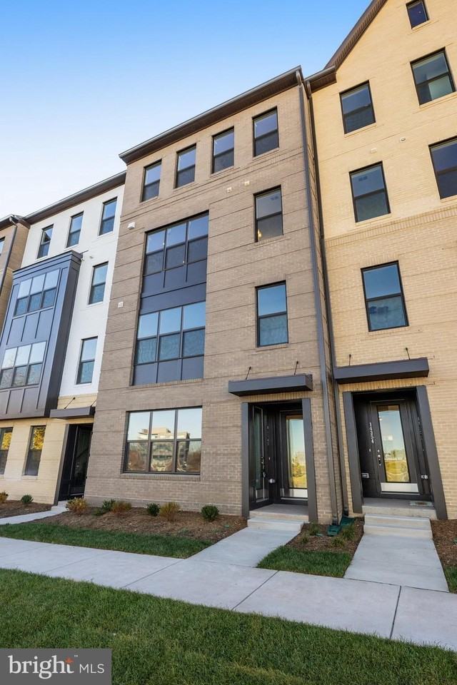 14348 Yesler Ave - Photo 4 of 50