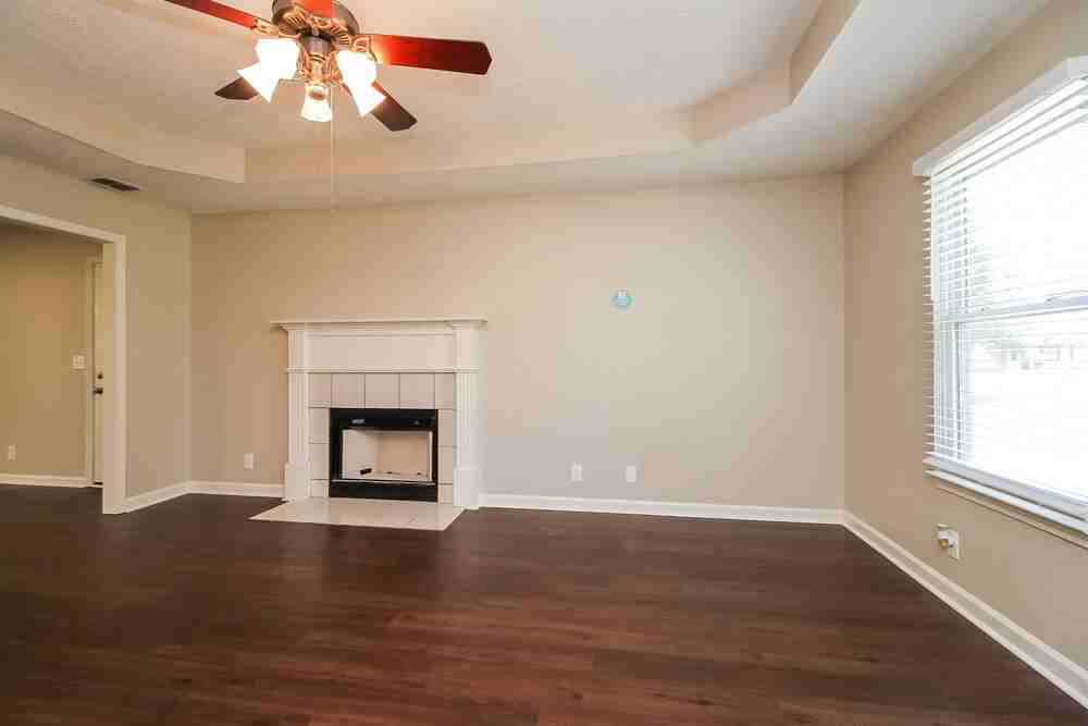 1231 Azure Way - Photo 4 of 16