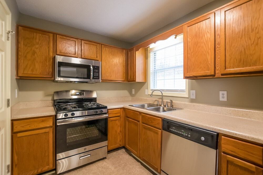 414 Ivy Crest Dr - Photo 6 of 17