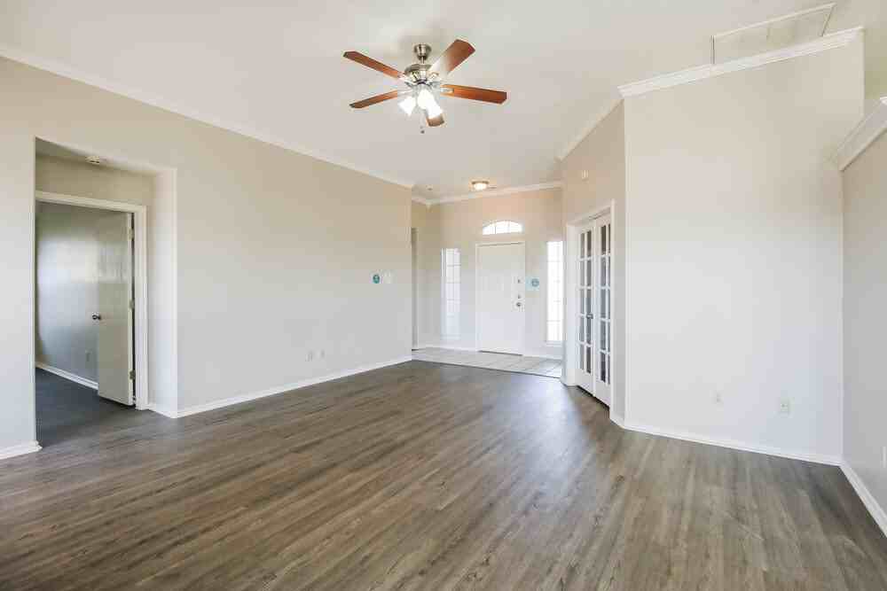 600 Ne 20th St - Photo 5 of 16