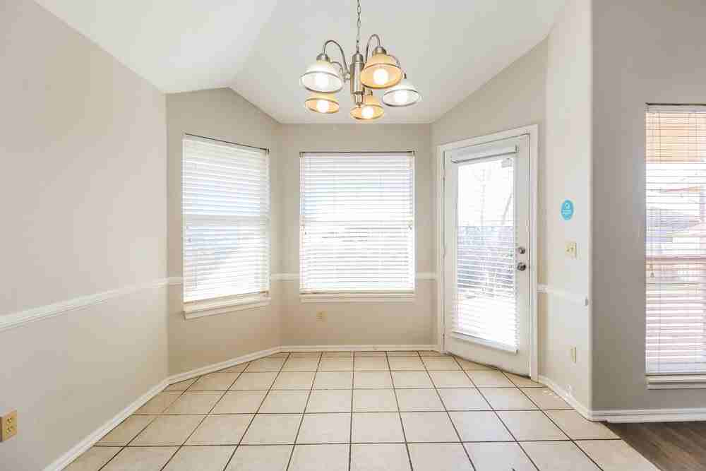 600 Ne 20th St - Photo 6 of 16