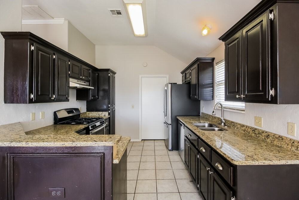 600 Ne 20th St - Photo 7 of 16