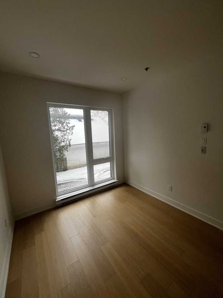 1 Rue Glenmore #204 - Photo 5 of 10