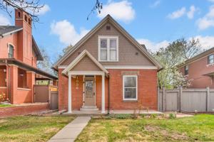 featured image of 1036 S Race St #1