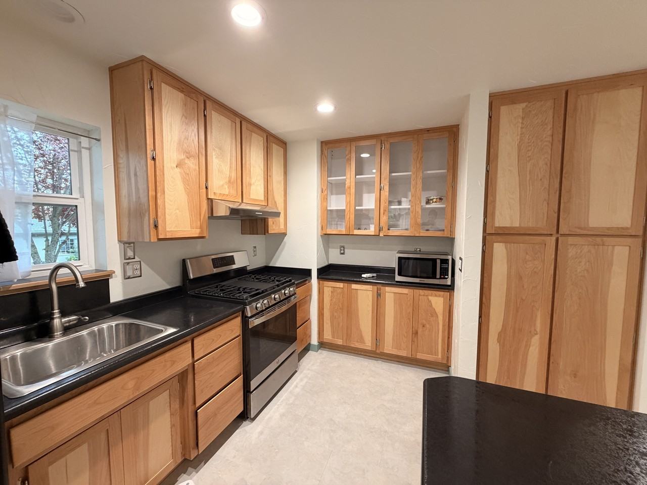 146 Ashland Ave #SF - Photo 7 of 17