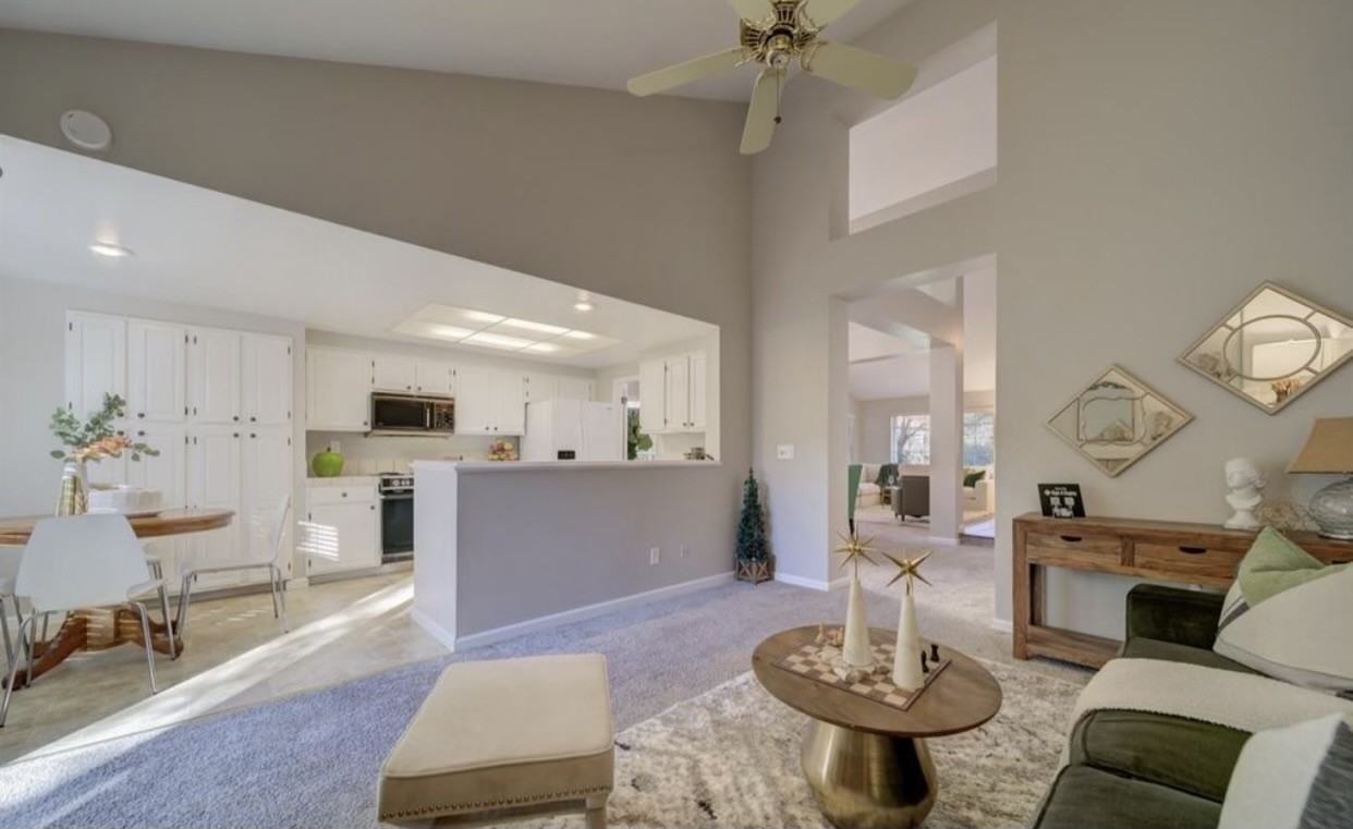 3309 Colonial Ct #1 - Photo 3 of 32