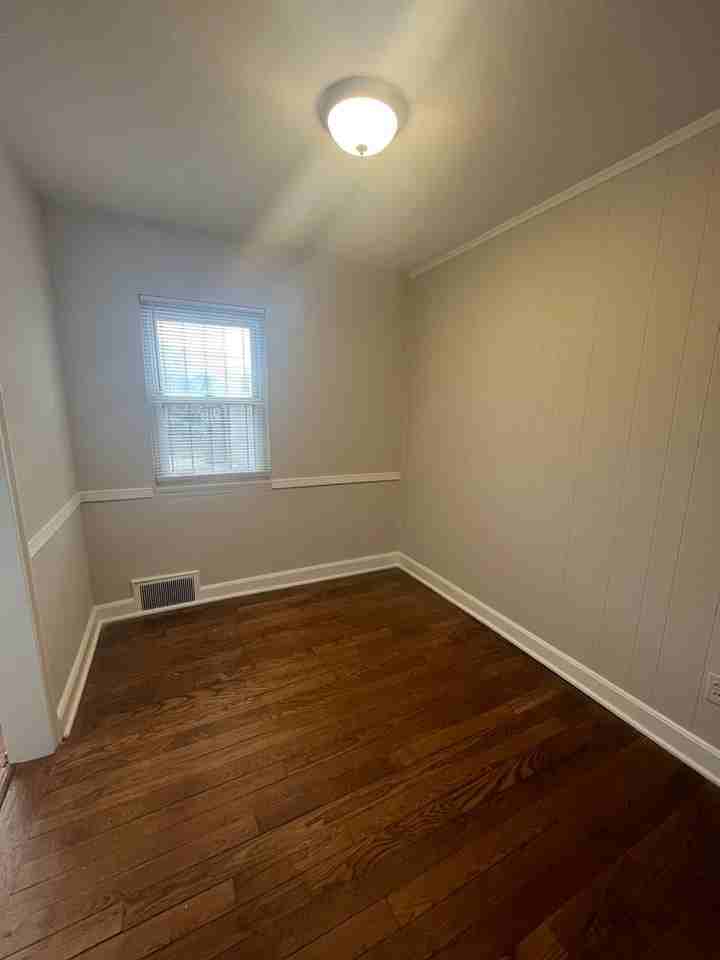 409 Laverne Ave - Photo 3 of 12