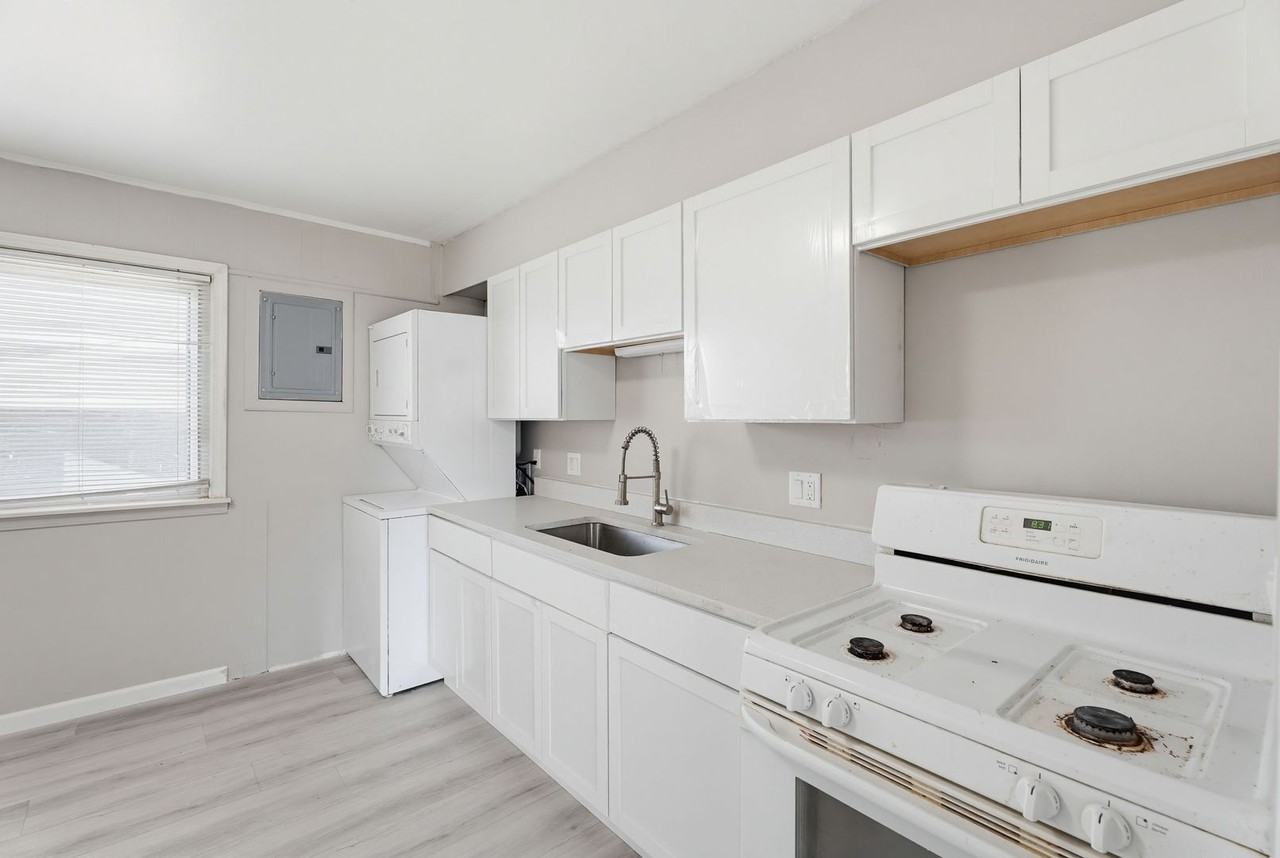 14921 Myola Ave - Photo 6 of 33