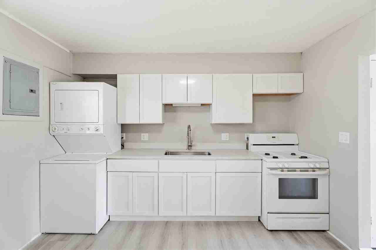 14921 Myola Ave - Photo 7 of 33