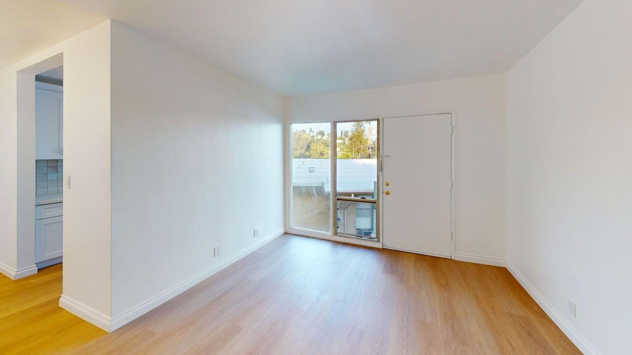 CLR - Claire Manor - Photo 4 of 9