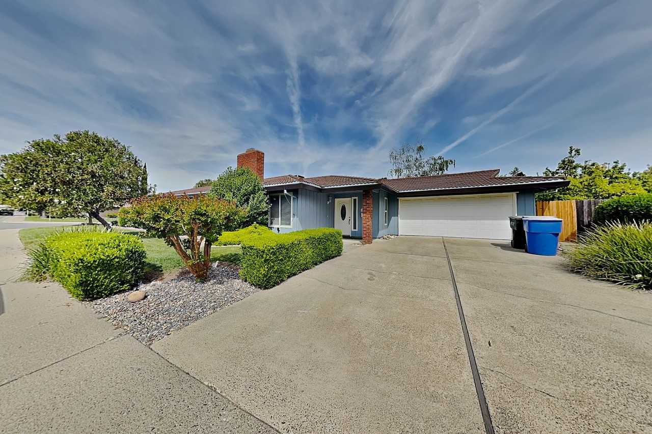 6830 Harmon Dr - Photo 3 of 28