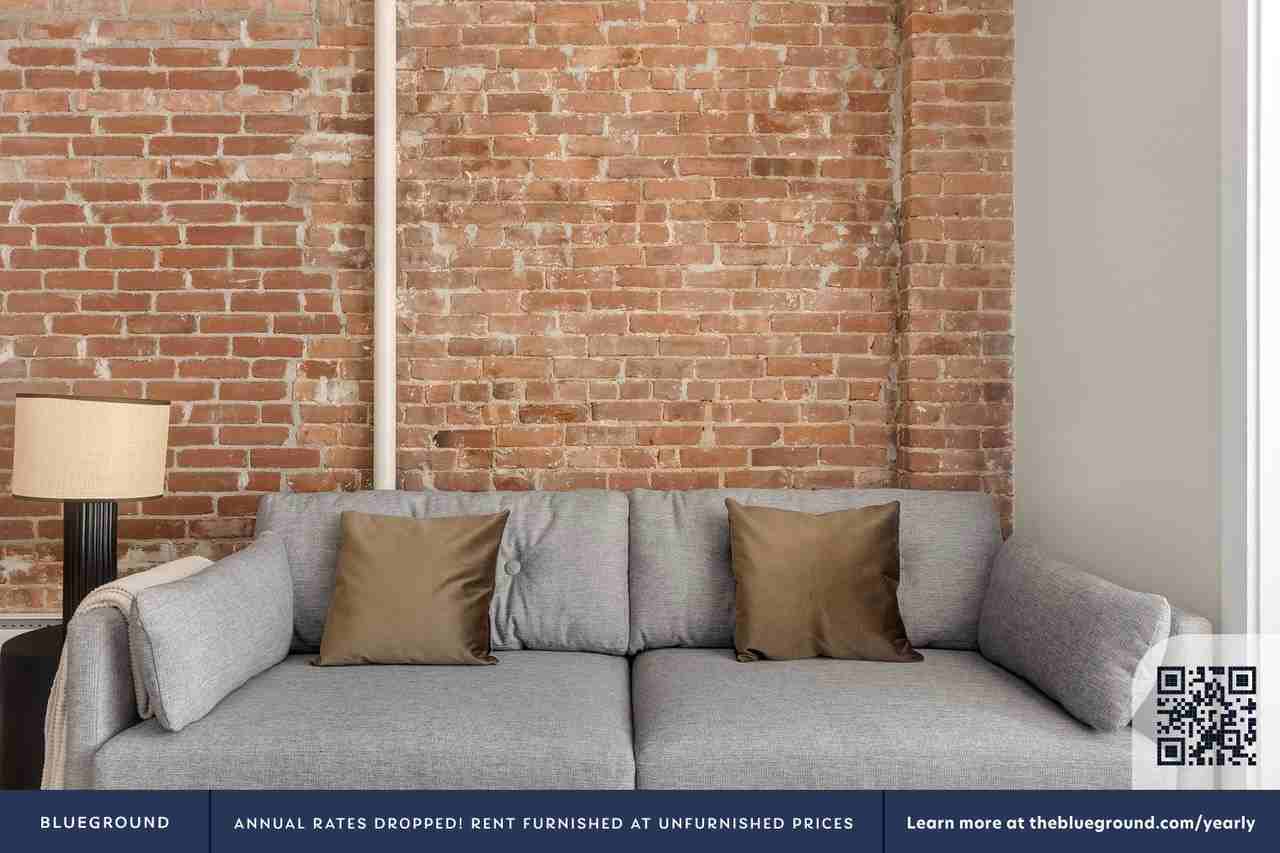 515 West 47th Street - Photo 3 of 27