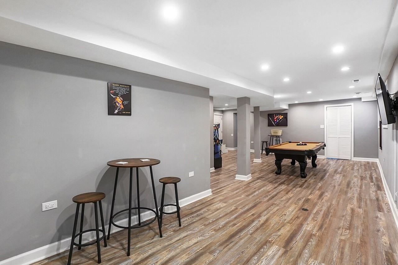 8128 S King Dr #1298094P - Photo 2 of 24