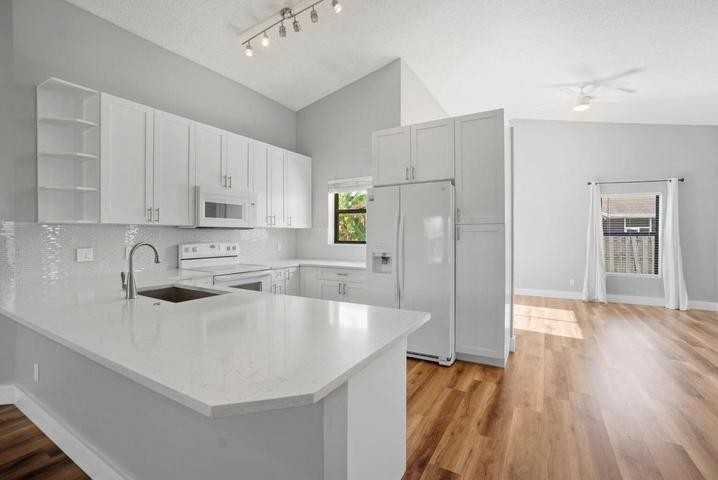 6216 Mullin Street - Photo 4 of 9