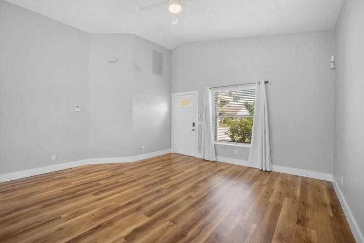6216 Mullin Street - Photo 5 of 9