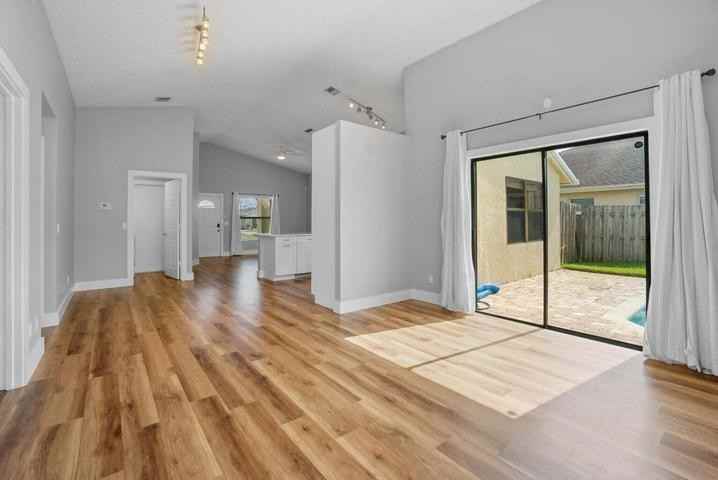 6216 Mullin Street - Photo 3 of 9