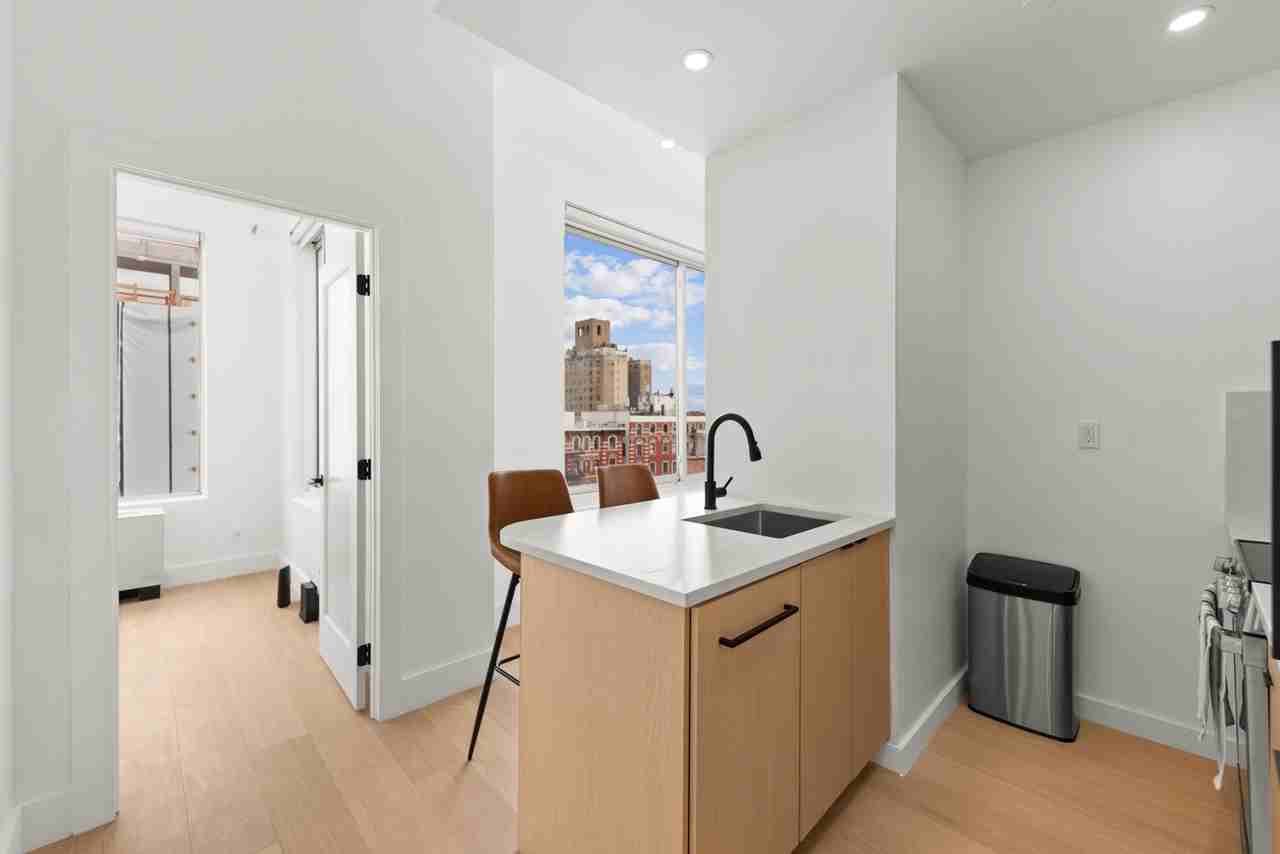 19 Saint Marks Pl #1499940P - Photo 4 of 17