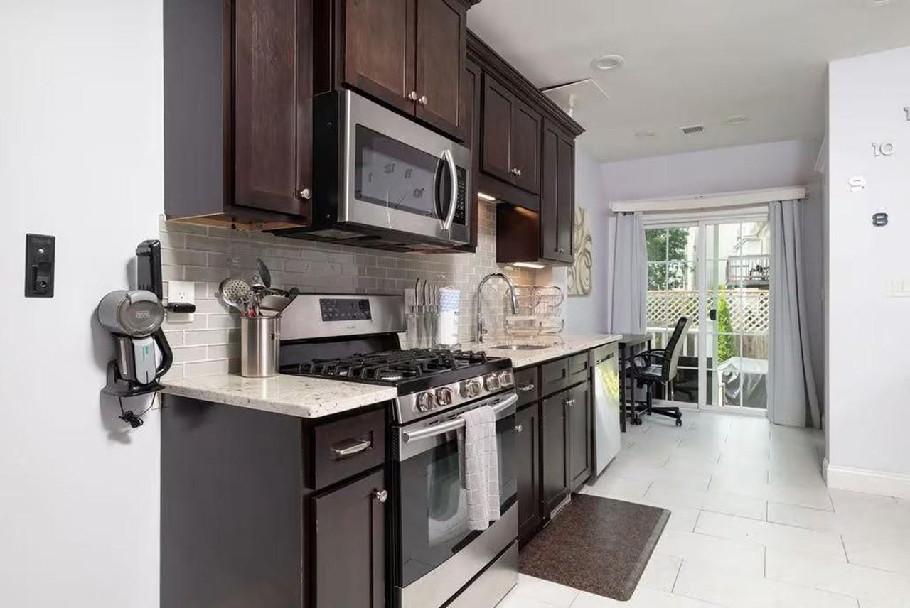 810 Broadway #1511377P - Photo 5 of 50