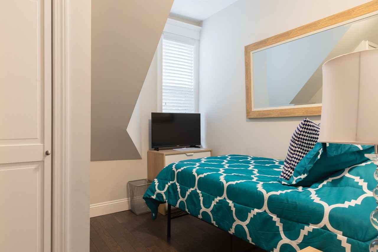 7 Summit Avenue - Photo 5 of 50