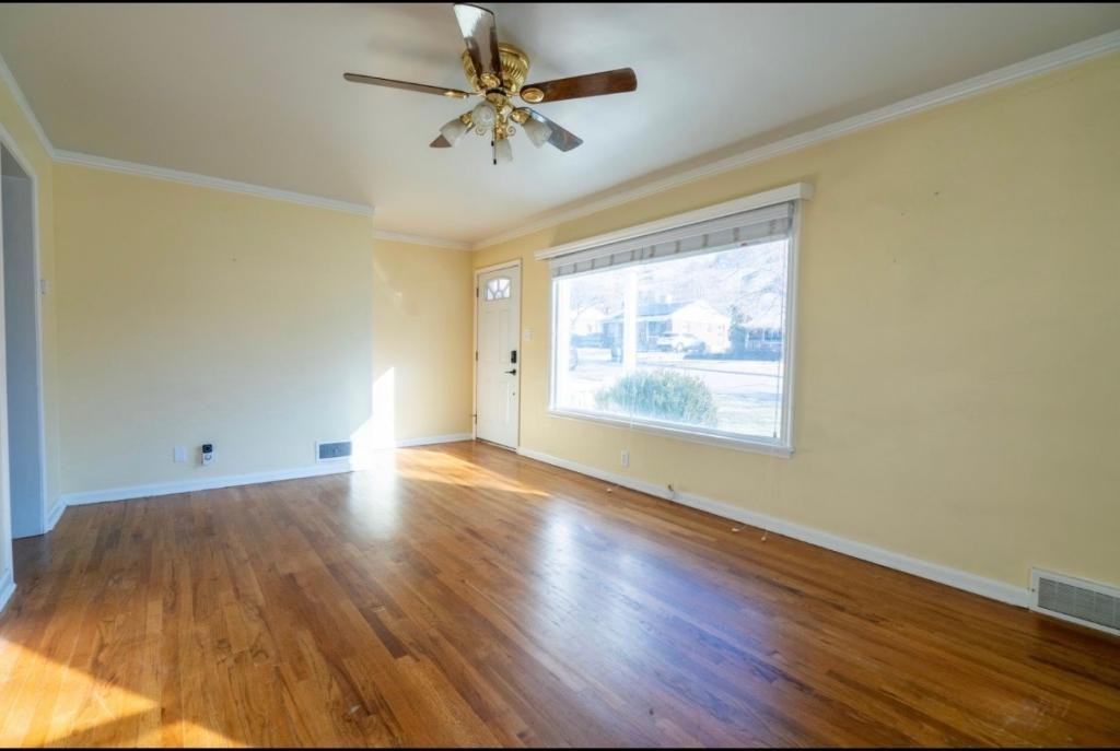 721 Robins Ave - Photo 3 of 21