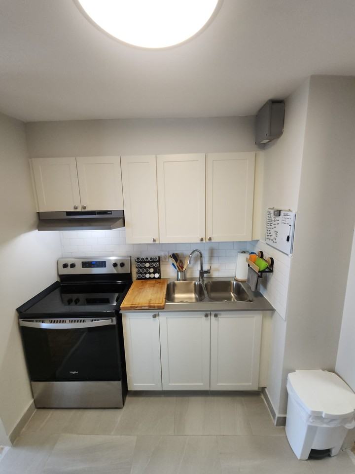 1316 Carling Avenue - Photo 5 of 19